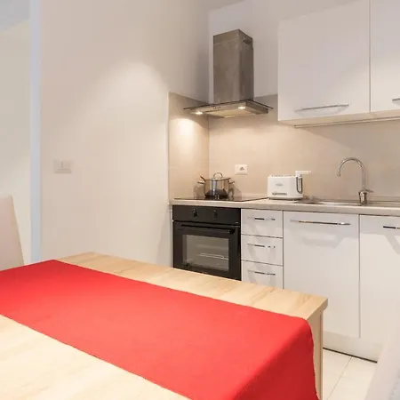 Modern 2 Beds Flat 5 Mins From Trastevere St.