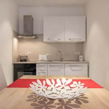 Modern 2 Beds Flat 5 Mins From Trastevere St. Apartamento *