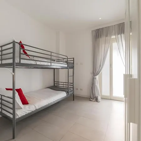 Modern 2 Beds Flat 5 Mins From Trastevere St. *