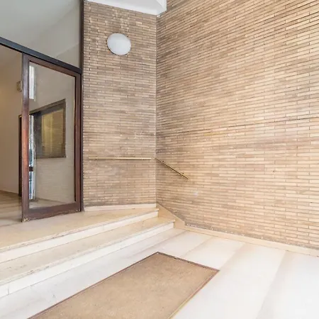 Modern 2 Beds Flat 5 Mins From Trastevere St. Apartamento Roma